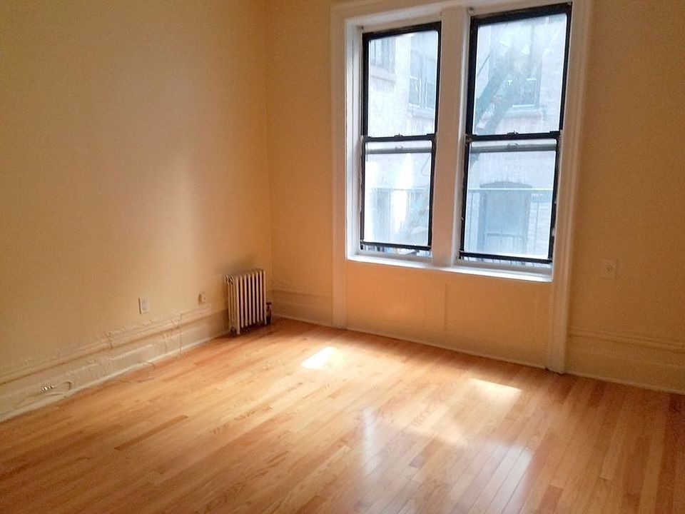 2nd image of 556 W 188th St APT 2C