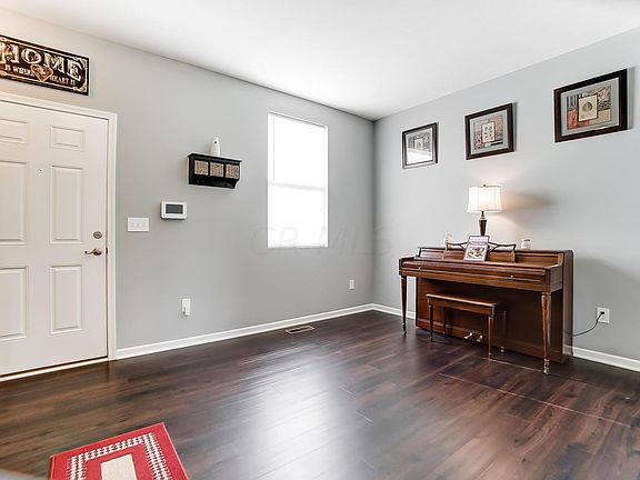3rd image of 331 Glen Crossing Dr