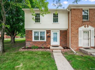 2780 W Seaton Circuit, Warren, MI