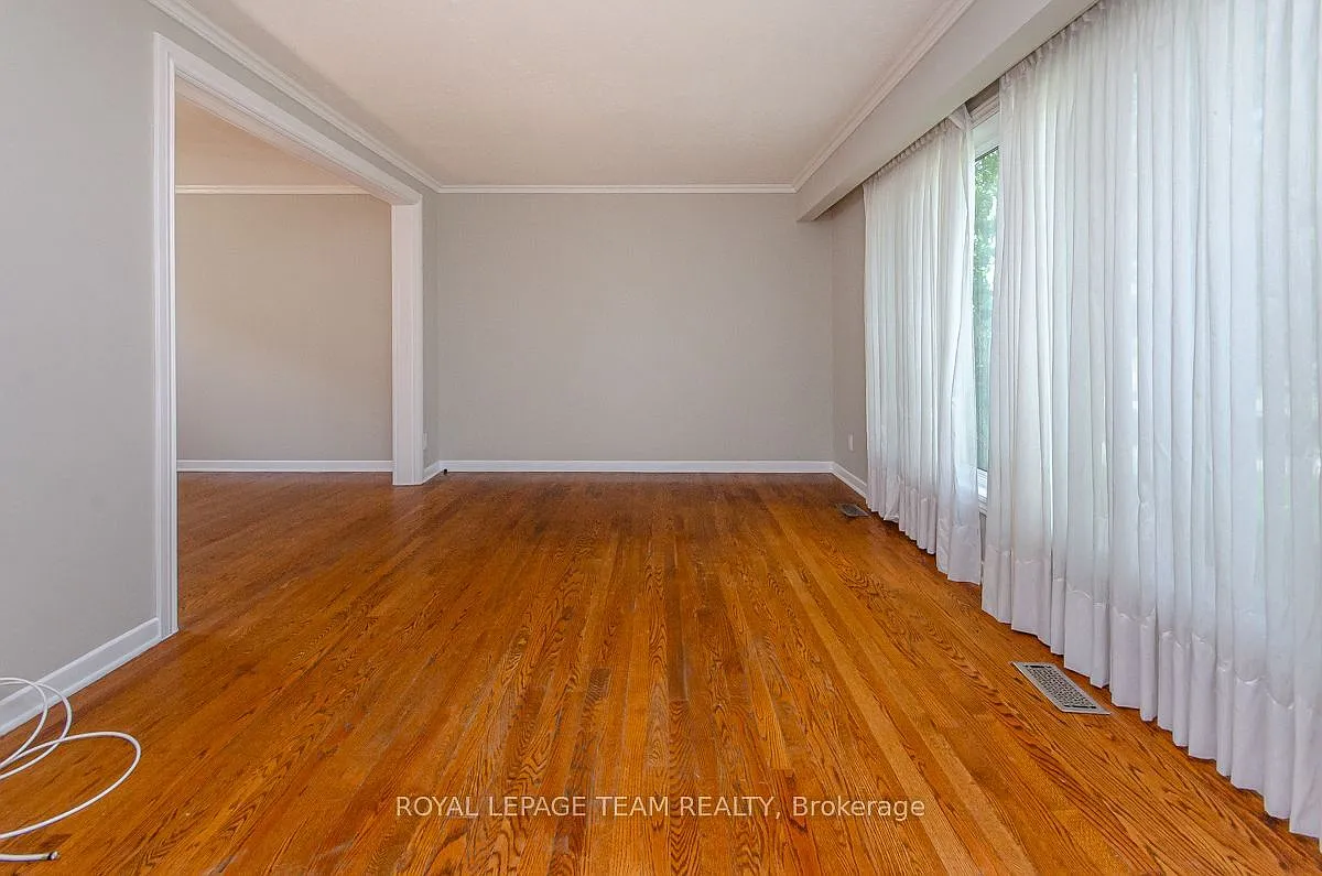 4 bed, $2,800 — Photo 3