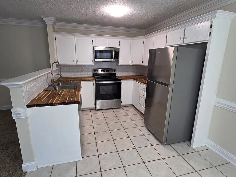 1513 Winterberry Dr — Photo 6