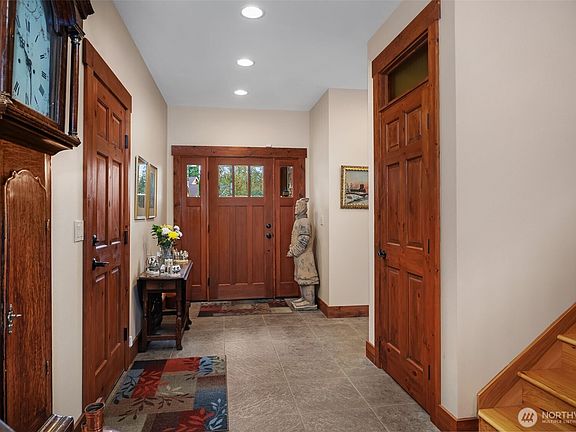 5th image of 2248 29th Court NW