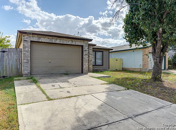 3rd image of 9958 Misty Plain Dr