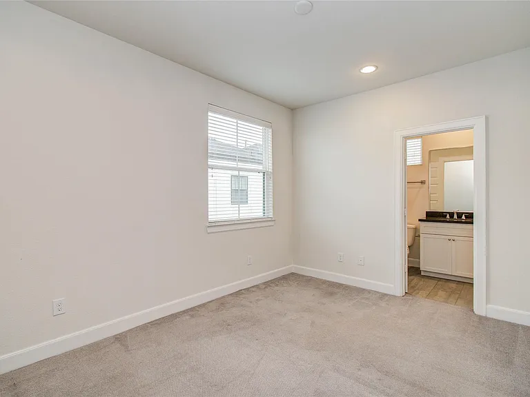 2810 Grand Fountains Dr #B — Photo 35