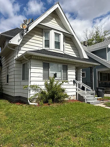 746 Spencer St Photo 1