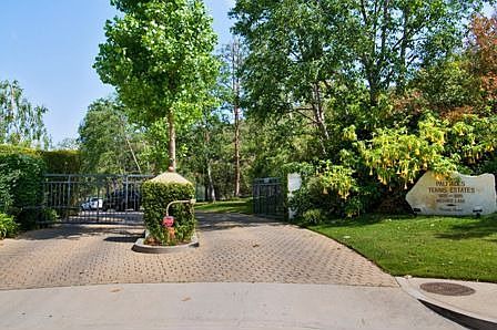2nd image of 1859 Michael Ln
