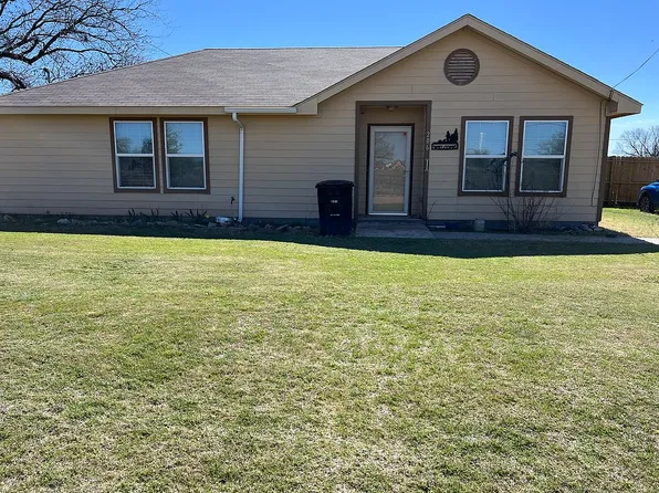 206 S 3rd St E, Haskell, TX 79521