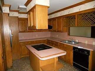 5th image of 1402 Dautel St