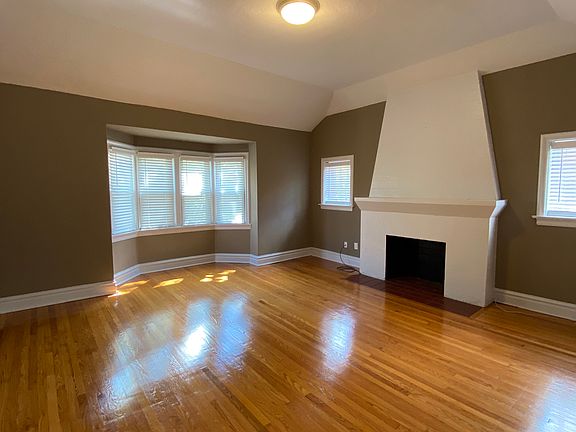 3rd image of 7311 Pershing Ave APT 2E
