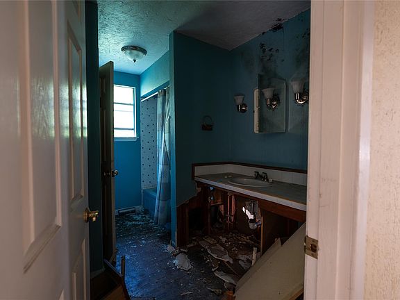 2nd image of 9006 Blueberry St