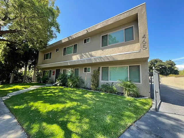 2 bed, 800 sqft, $2,045 — Photo 2
