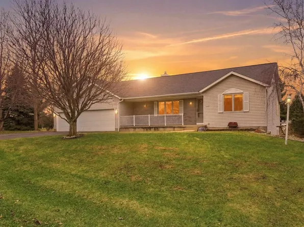 2734 Brooks Ridge Drive, Sun Prairie, WI 53590