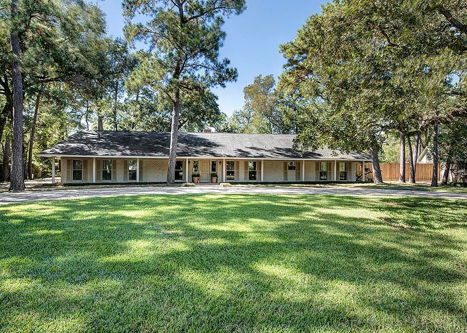 1st image of 303 Teakwood Ln