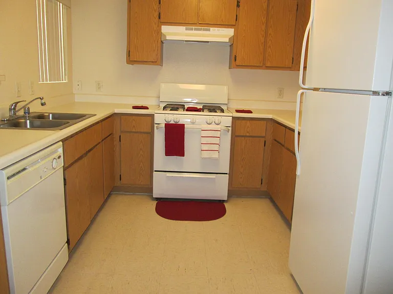 1420 North Ave — Photo 5