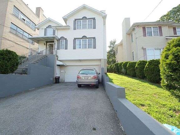 4th image of 224 Claremont Ave