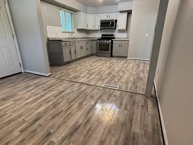 620 Evesham Ave — Photo 9