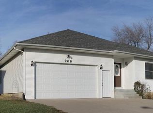 908 W Cornhill St, Cameron, MO 64429