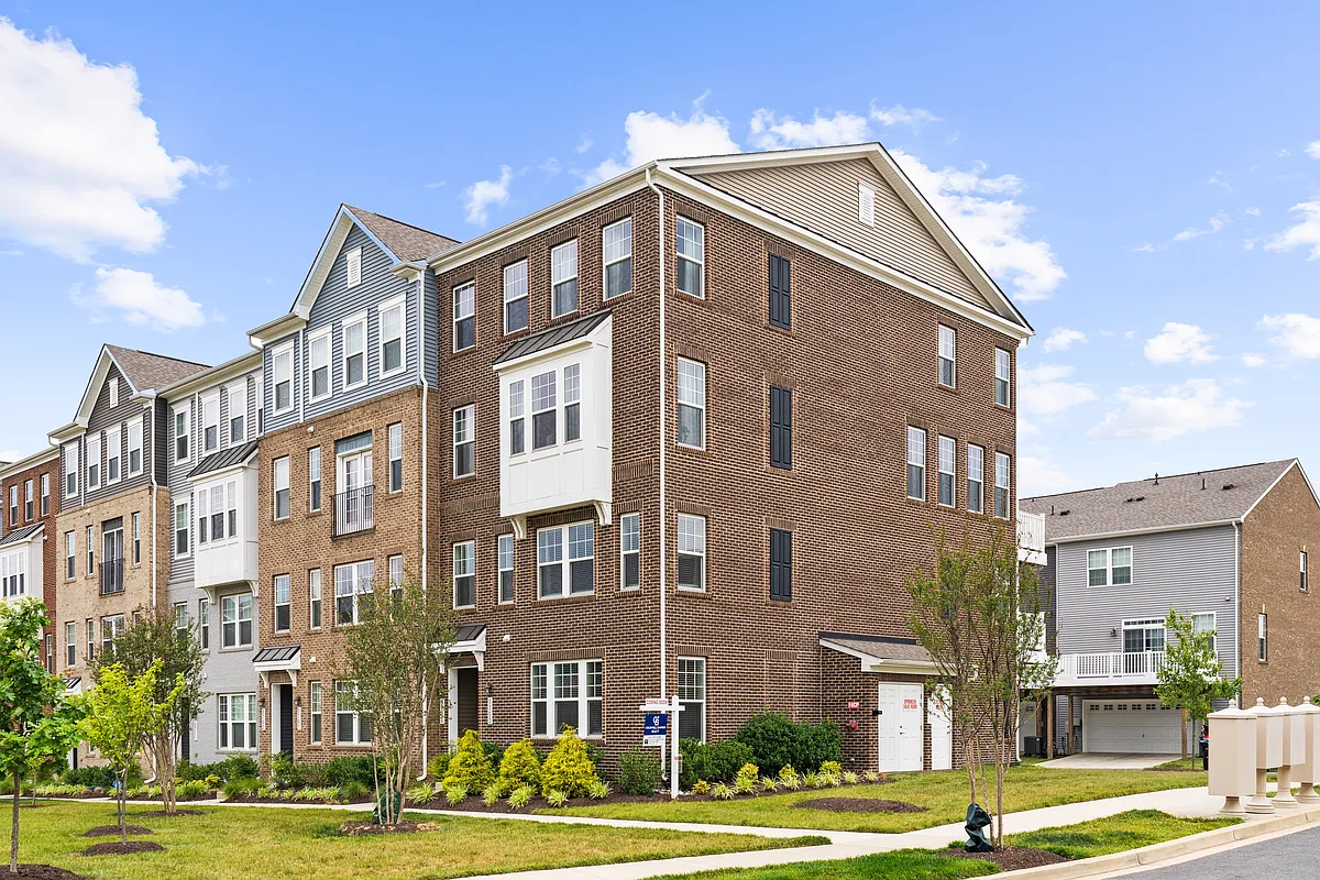 Building Photo - 9703 Tealbriar Dr