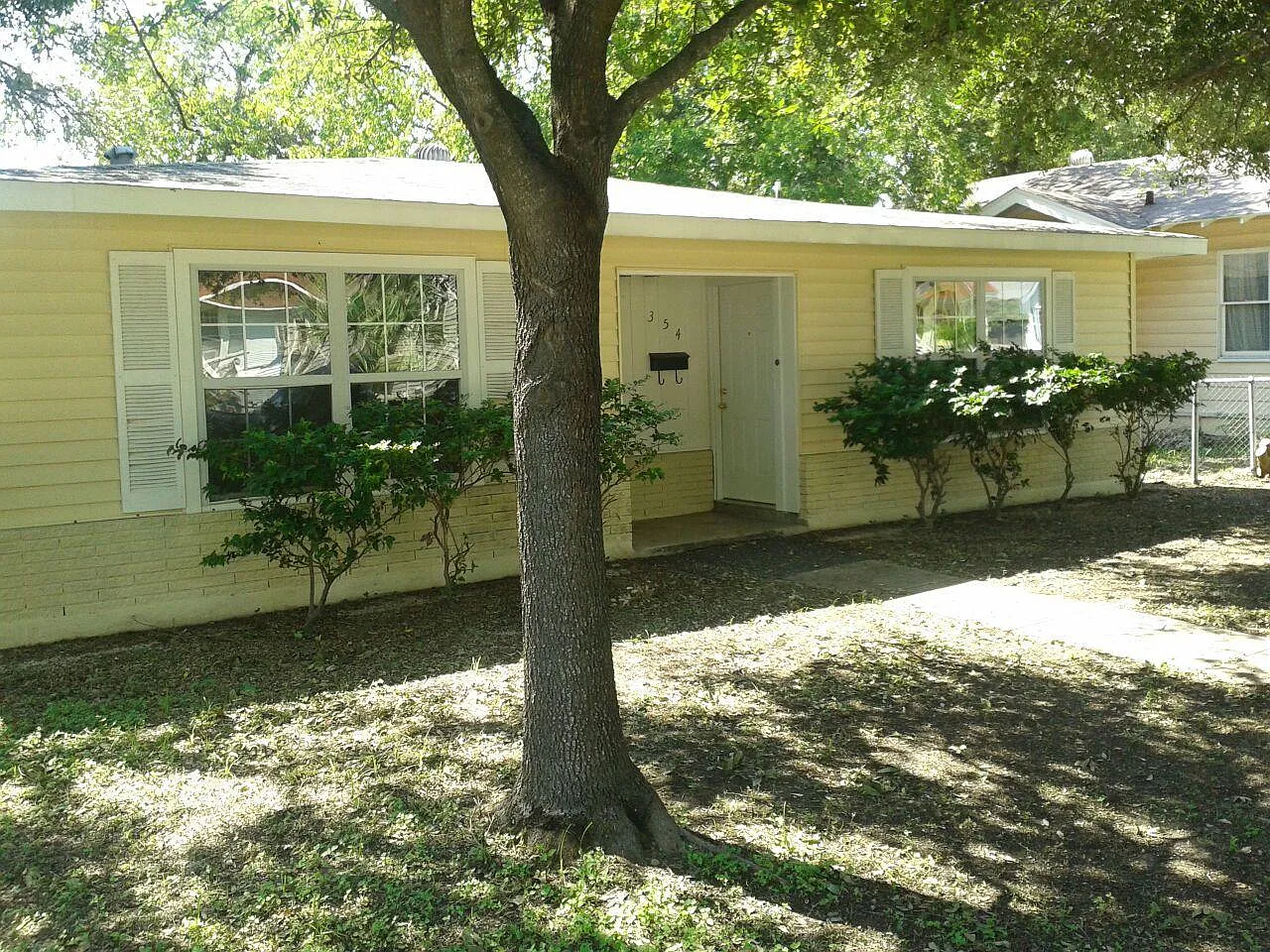 2 bed, 900 sqft, $1,200 — Photo 1