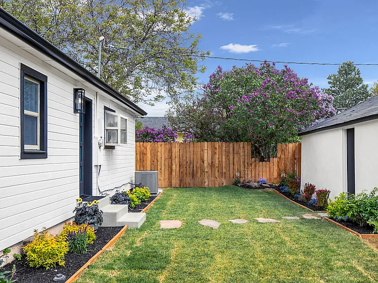 1309 W Melrose St — Photo 30