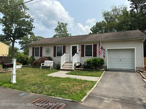 353 Windward Avenue, Beachwood, NJ 08722