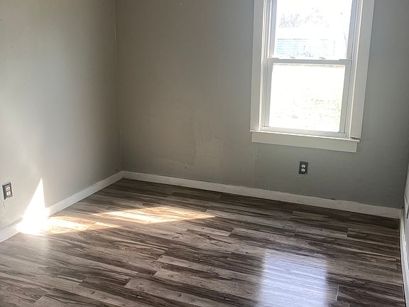 5th image of 1110 Jackson St