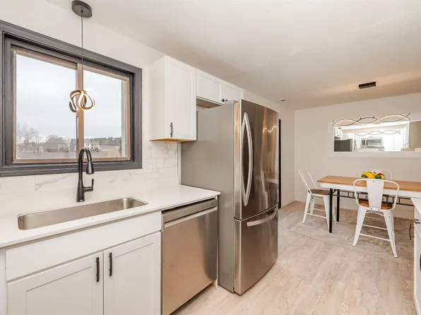 145 Canterbury Lane, Londonderry, NH 03053