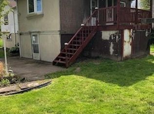 135 Long Dr, Irwin, PA