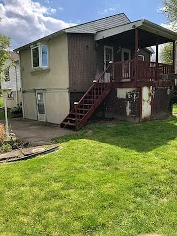 135 Long Dr photo 1