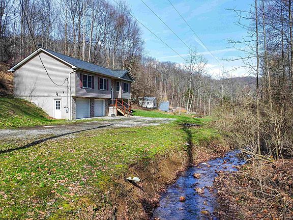 3rd image of 211 Tunnel Hollow Rd