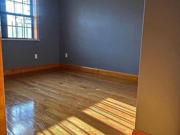 5th image of 5120 Hillyer St