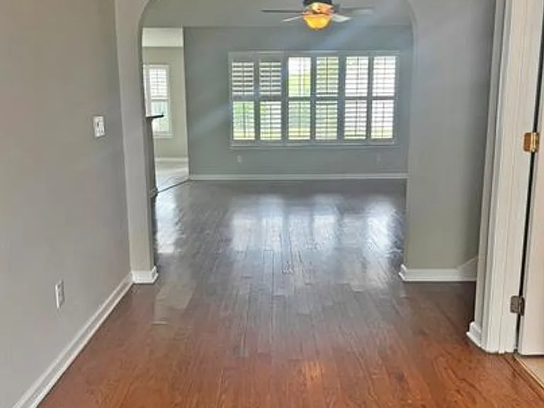145 Pickett Creek Ln — Photo 3