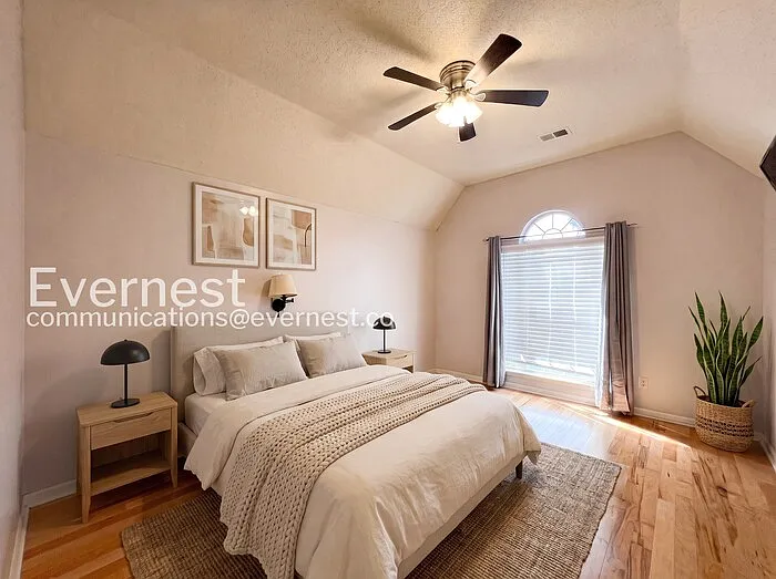 11648 Leewood Dr — Photo 3