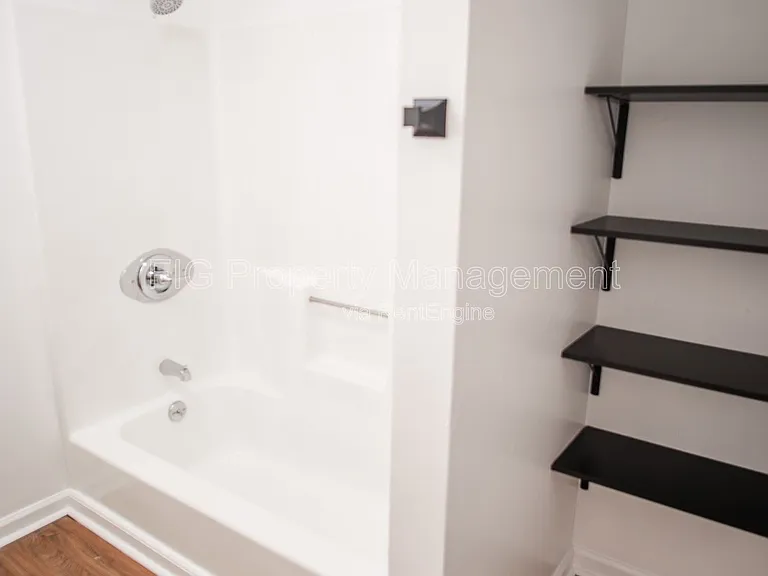 415 Watauga Dr #B — Photo 10