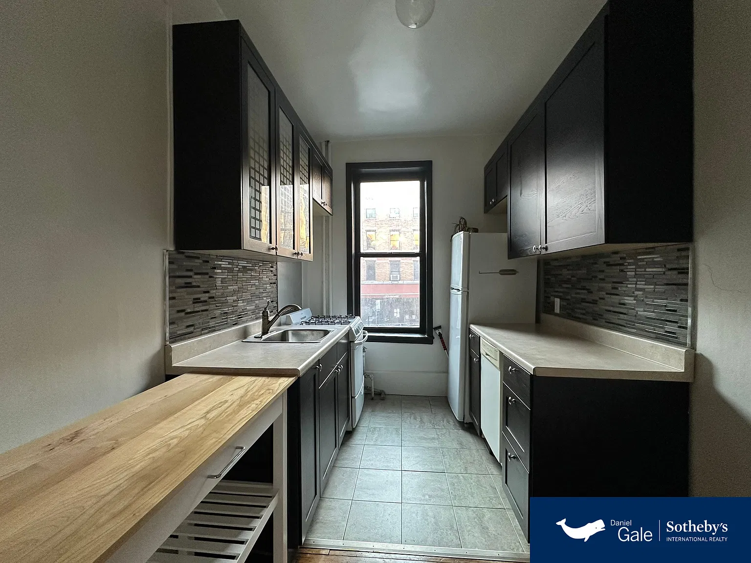 451 4th Street — Photo 3