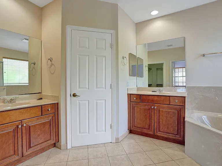 5897 NW 120th Ter — Photo 30