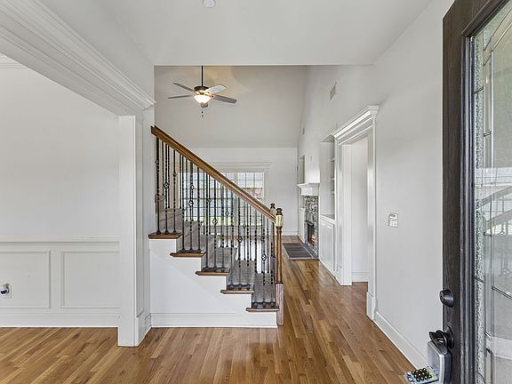 5th image of 1342 Royal Oak Ave
