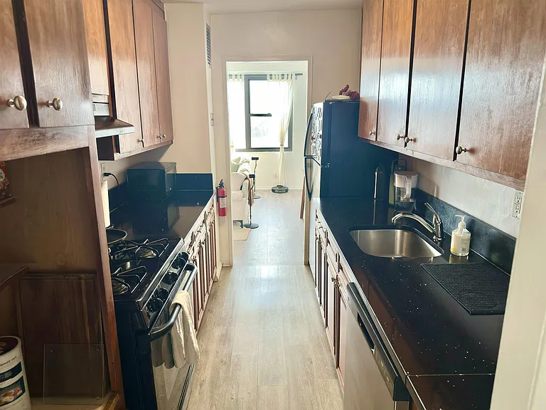 201 Saint Pauls Ave #10T — Photo 5