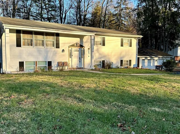 12 Roe Drive, Hyde Park, NY 12538