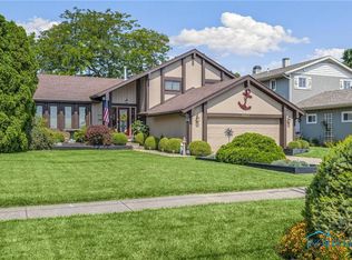 2227 Shoreland Ave, Toledo, OH 43611