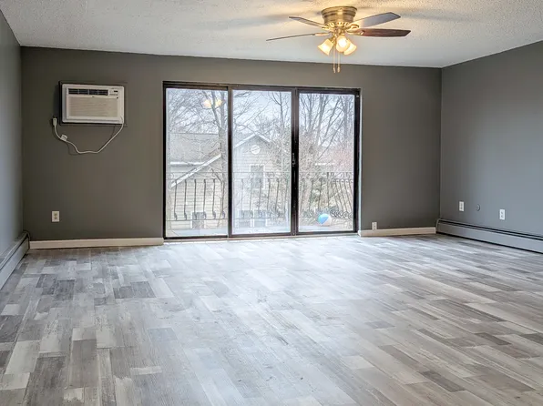 293 Pawtucket Blvd, Lowell, MA