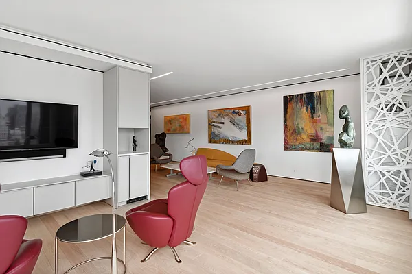 Sold by Douglas Elliman | media 21