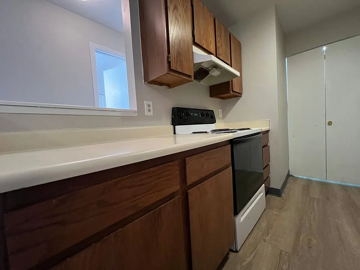 Building Photo - 4501 Boardwalk Dr #Q