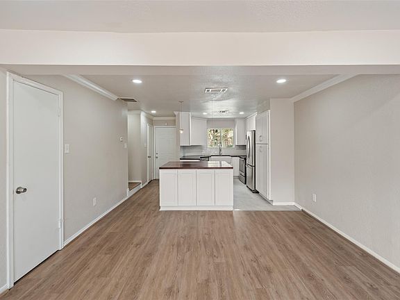 5th image of 2519 Bering Dr Unit 3
