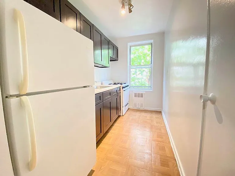 38-15 Bowne St #3E — Photo 7