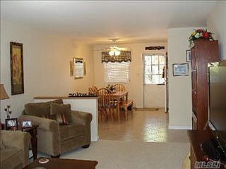 1st image of 864 Village Dr