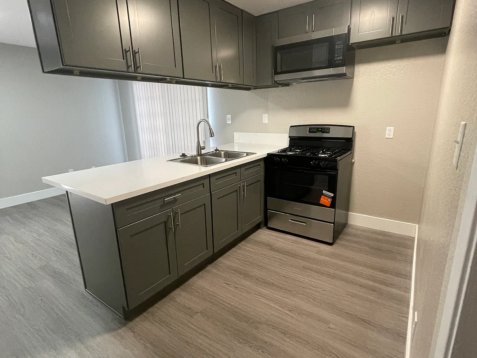 1 bed, $1,995 — Photo 4