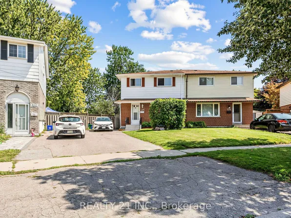 376 Vancouver Cres, Oshawa, ON L1J 5X9