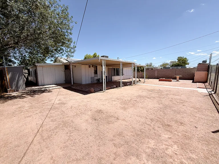 2801 W Glenrosa Ave — Photo 20