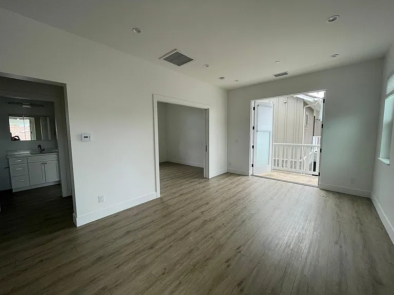 325 W Anapamu St #D — Photo 19